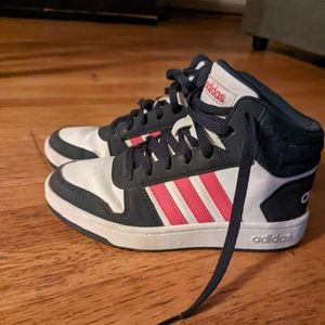 Girl's Adidas Size 4